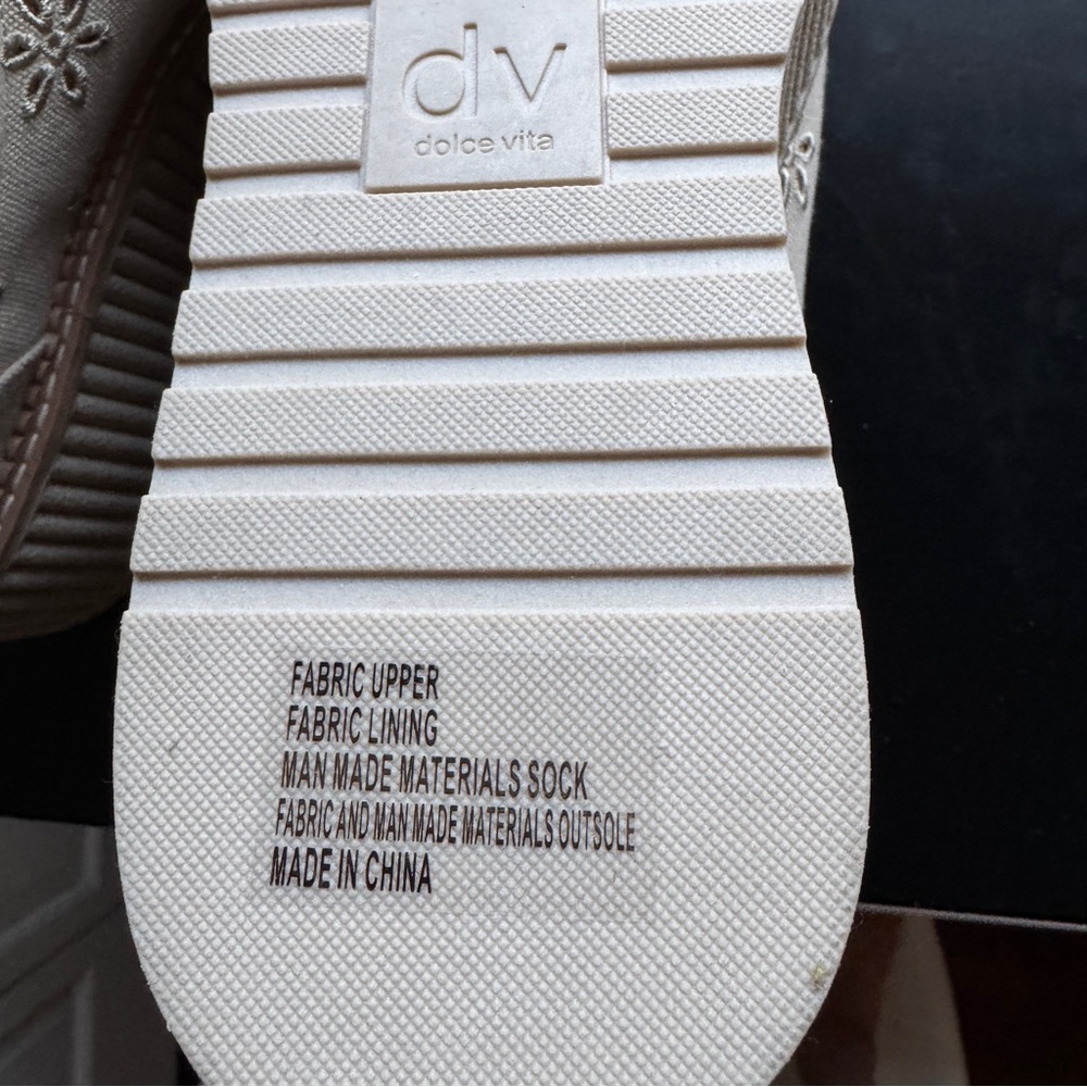 Dolce Vita Women's BRIN Lace-Up Floral Embroidered Platform Sneaker Size 9.5 - Picture 10 of 12